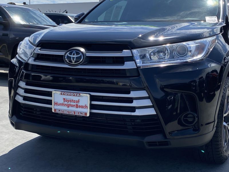 Used 2018 Toyota Highlander LEImage 7