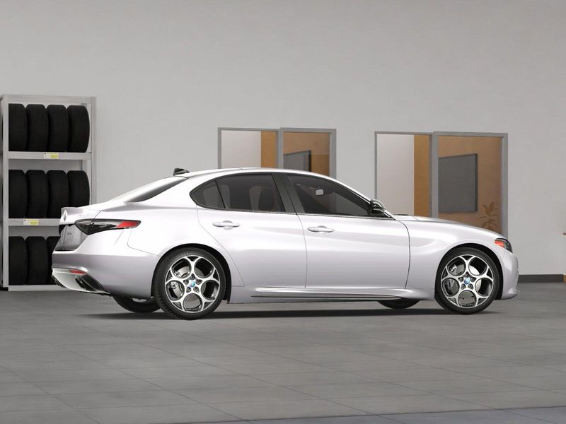 2025 Alfa Romeo Giulia SPRINT photo 2