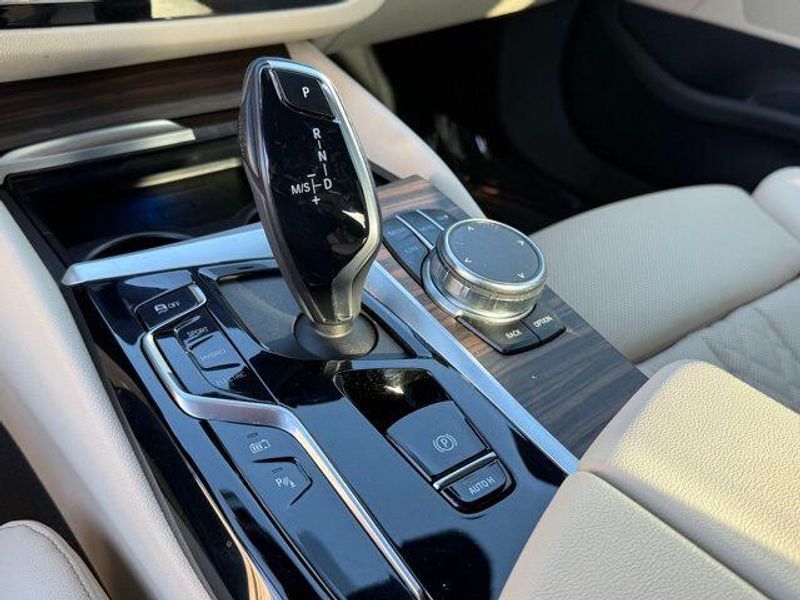 Used 2023 BMW 5 Series 530e iPerformanceImage 27