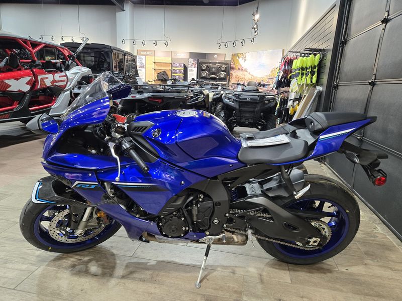 2025 Yamaha YZFR1 TEAM BLUE Image 7