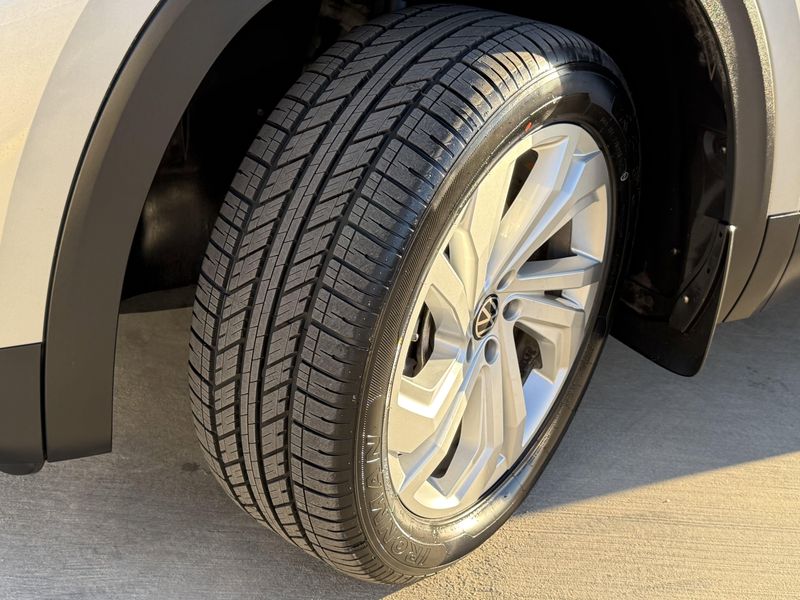 Used 2022 Volkswagen Atlas 2.0T SE w/TechnologyImage 29