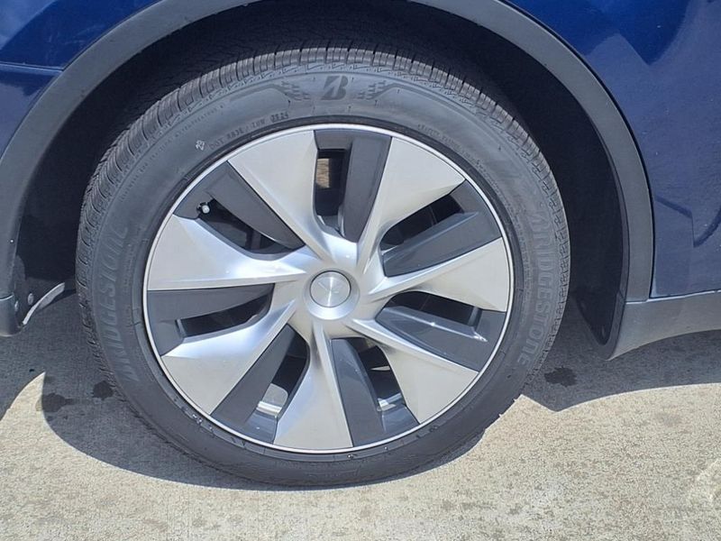 2021 Tesla Model Y Long RangeImage 10