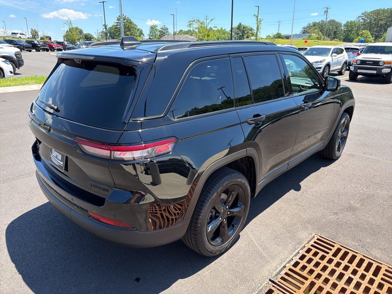 Used 2025 Jeep Grand Cherokee LimitedImage 11