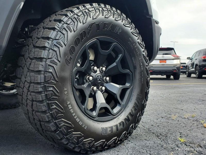 New 2026 RAM 1500 Rho Crew Cab 4x4 5'7' Box