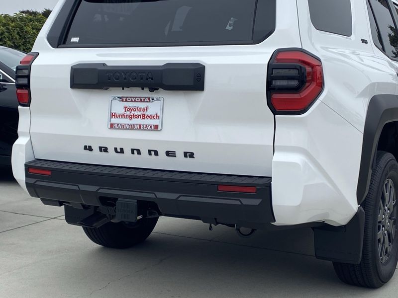 New 2025 Toyota 4Runner SR5Image 4