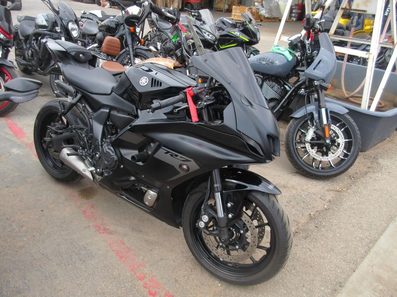 USED 2025 YAMAHA YZF-R7 CA Image 1