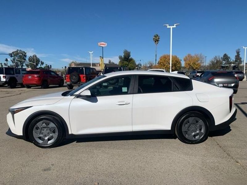 Used 2025 Kia K4 LXImage 2