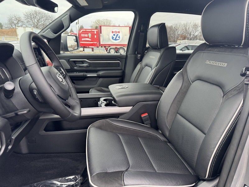 2025 RAM 1500 LaramieImage 10
