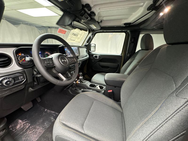 2025 Jeep Wrangler 2-door WillysImage 9