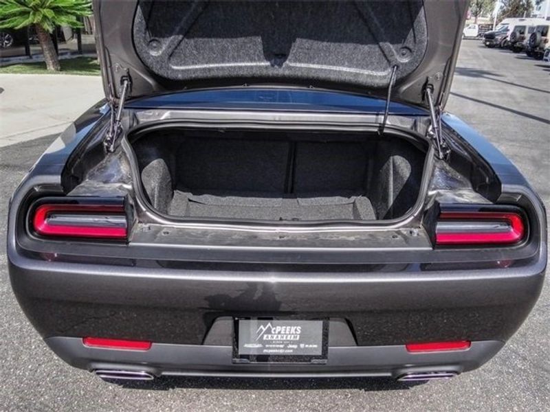2022 Dodge Challenger Sxt AwdImage 13
