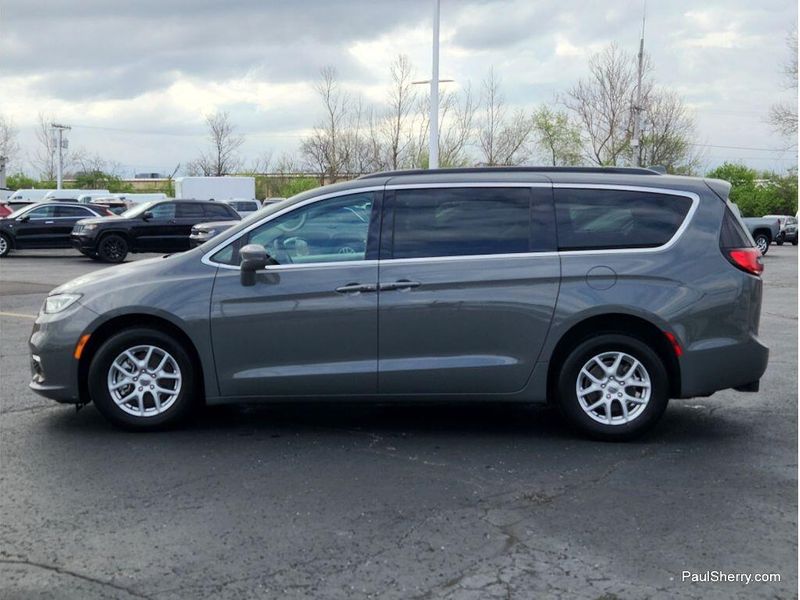 Used 2022 Chrysler Pacifica Touring L