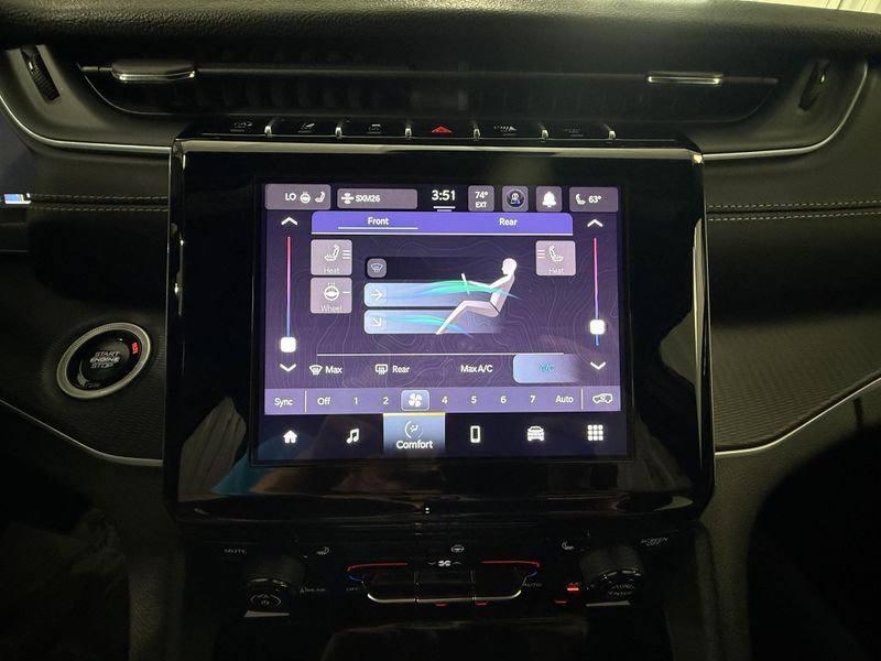Used 2025 Jeep Grand Cherokee L LaredoImage 28