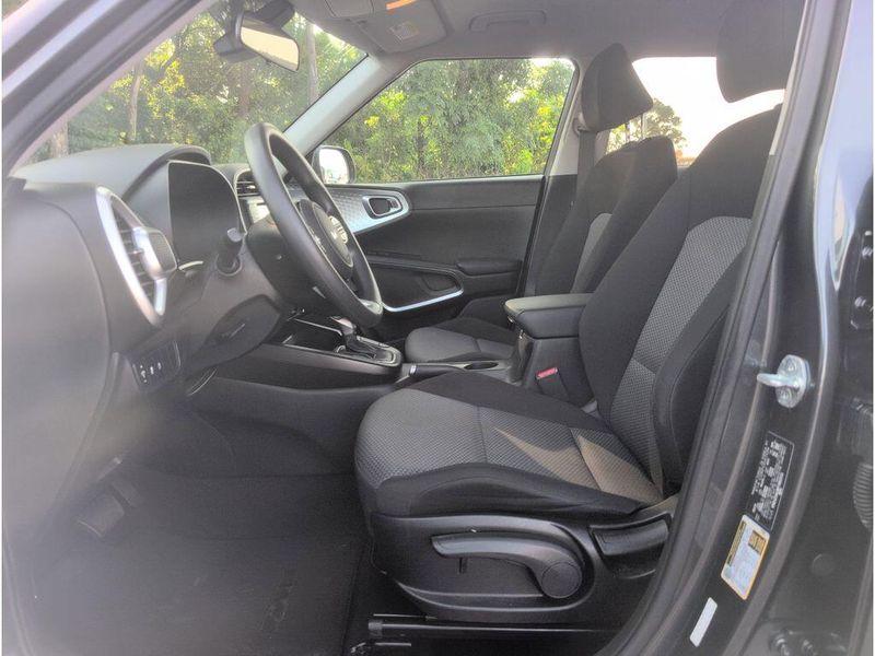 Used 2023 Kia Soul LXImage 10