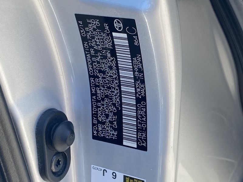 Used 2014 Toyota Prius Plug-In Image 31