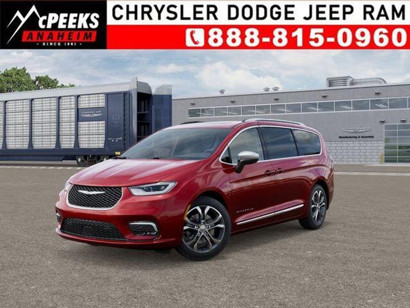 New 2026 Chrysler Pacifica Pinnacle AwdImage 1