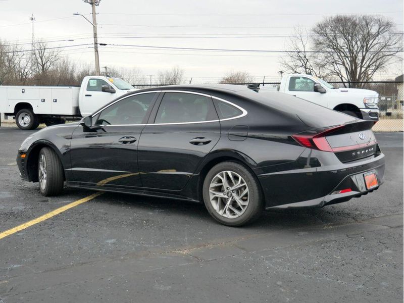 2022 Hyundai Sonata SELImage 11