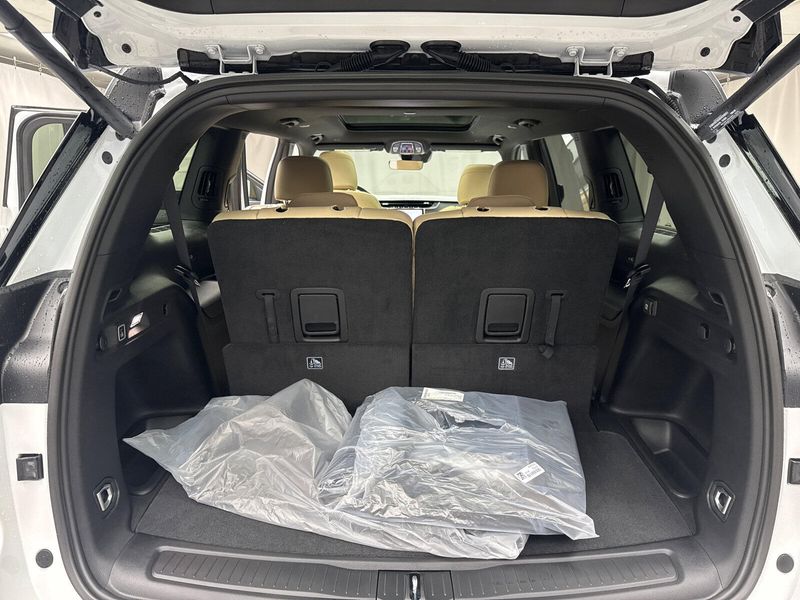 2025 Jeep Grand Cherokee L Limited 4x4Image 23