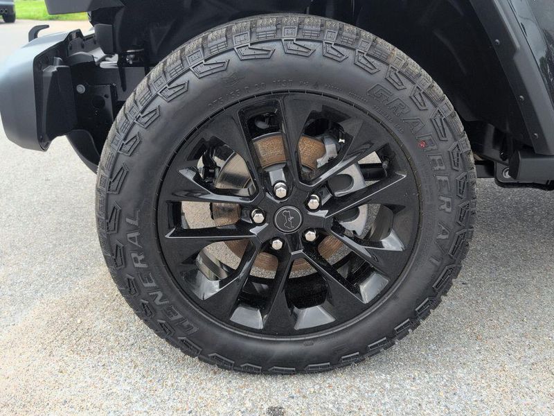 2025 Jeep Gladiator Nighthawk 4x4Image 9