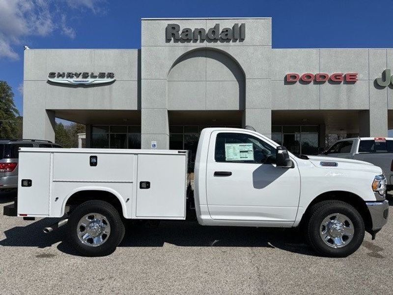 2024 RAM 2500 Tradesman Regular Cab 4x2 8