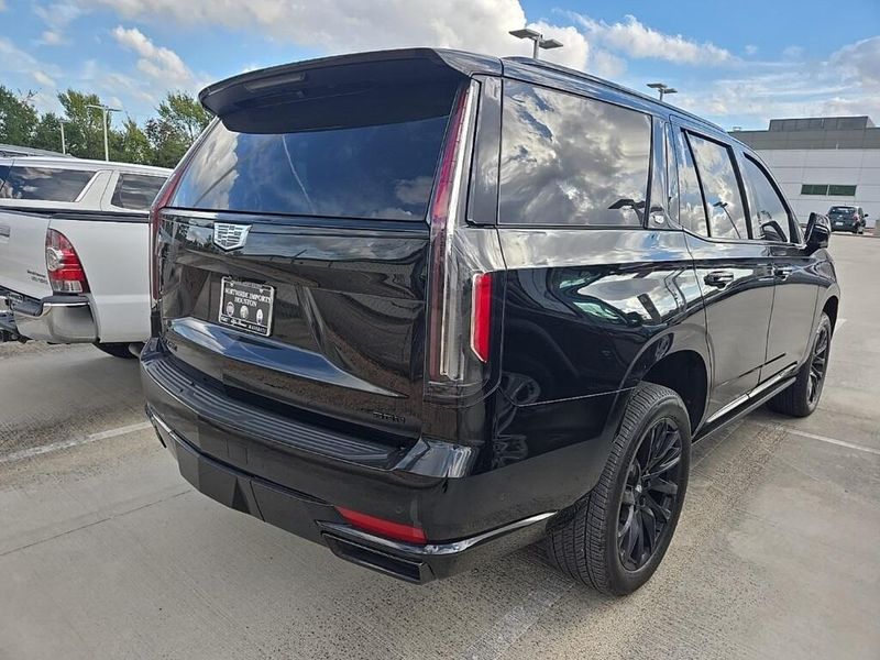 2023 Cadillac Escalade Sport photo 3