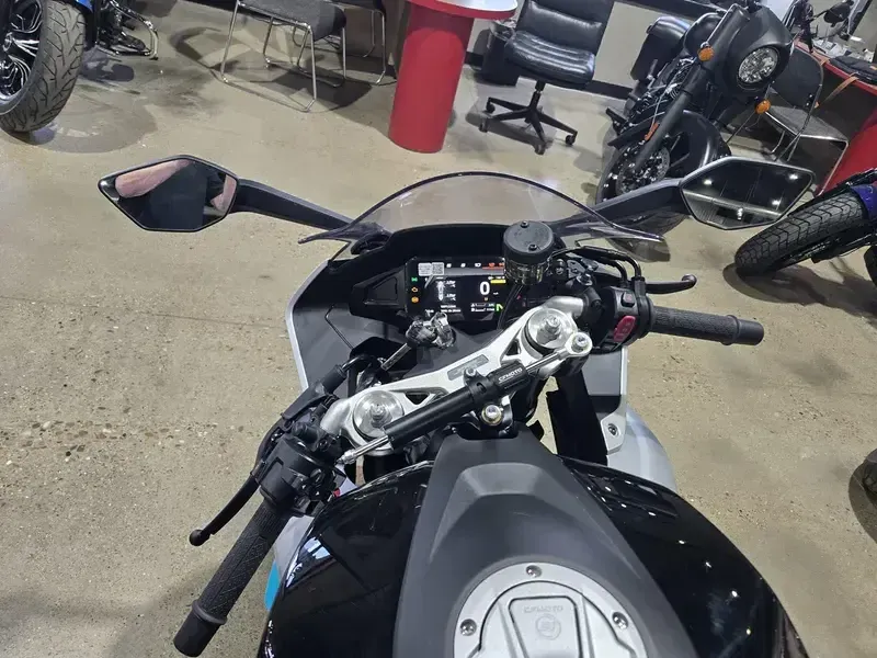 2025 CFMOTO 675SS NEBULA BLACK Image 12