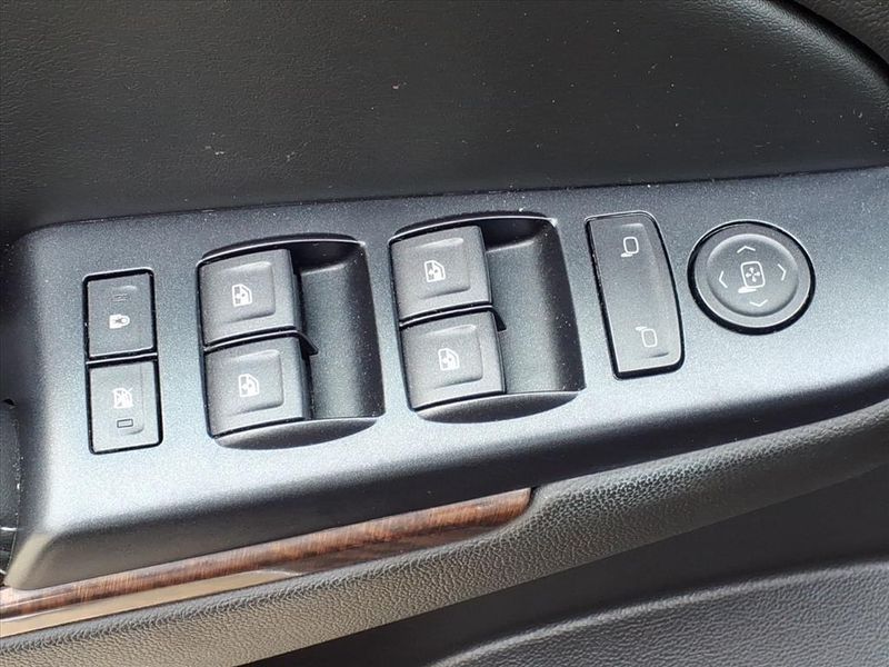 Used 2015 GMC Yukon XL 1500 SLE 1500Image 16