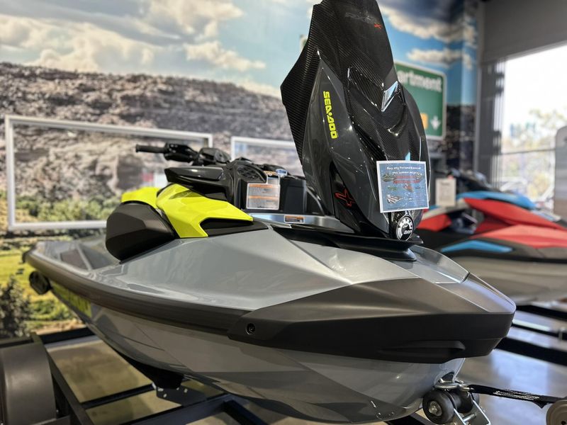 2025 Sea-Doo RXP-X 325 (SOUND SYSTEM) Image 13