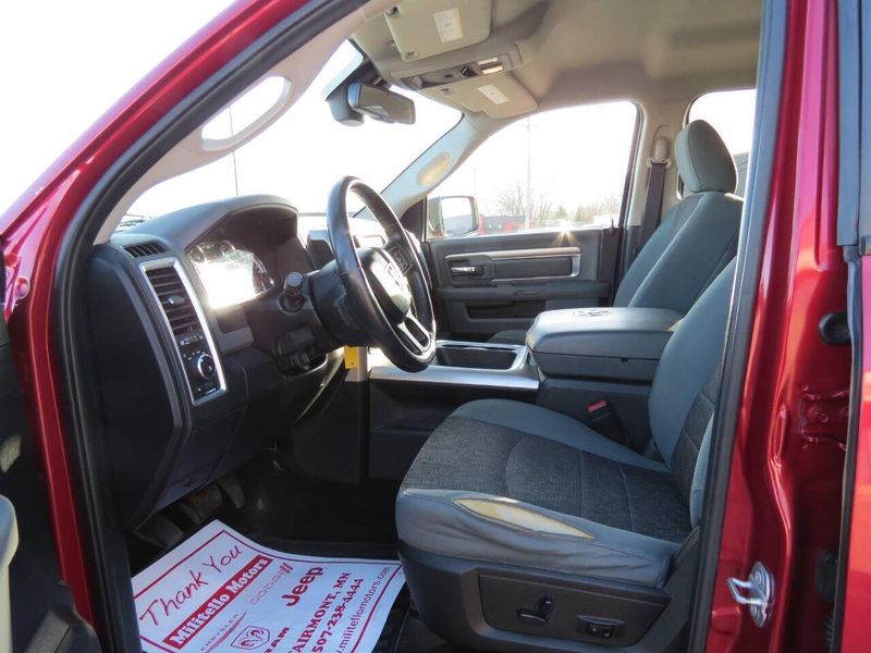 Used 2015 RAM 1500 Big Horn 4x4 4dr Crew Cab 5.5 ft. SB PickupImage 13