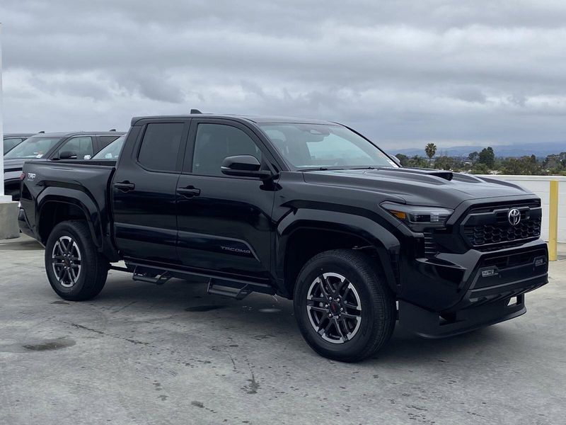 2025 Toyota Tacoma TRD SportImage 2