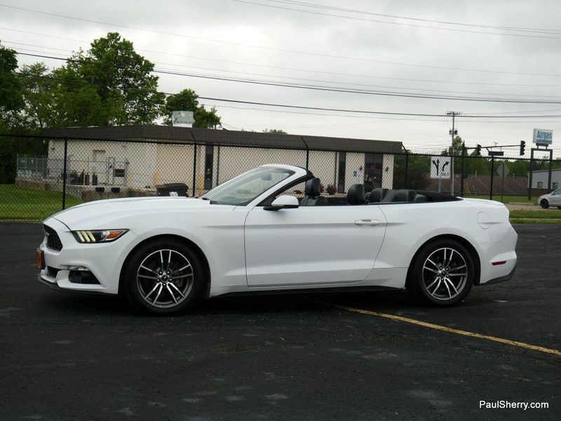 2017 Ford Mustang EcoBoost PremiumImage 17