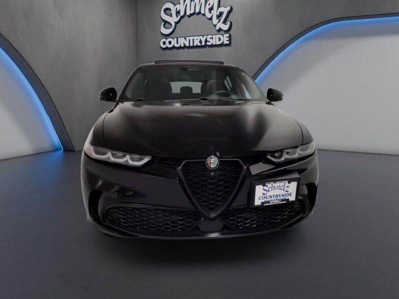 Used 2025 Alfa Romeo Tonale Intensa AWD w/SunroofImage 2