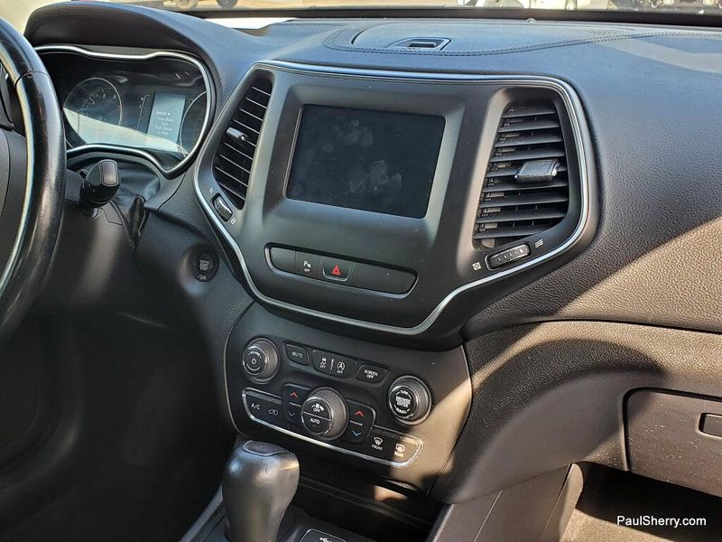 Used 2019 Jeep Cherokee Latitude Plus