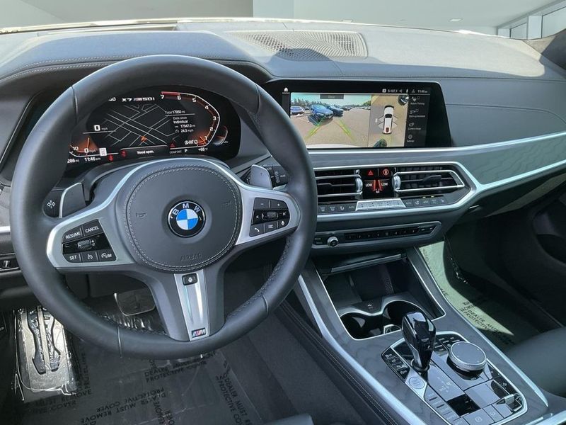 2022 BMW X7 M50iImage 28