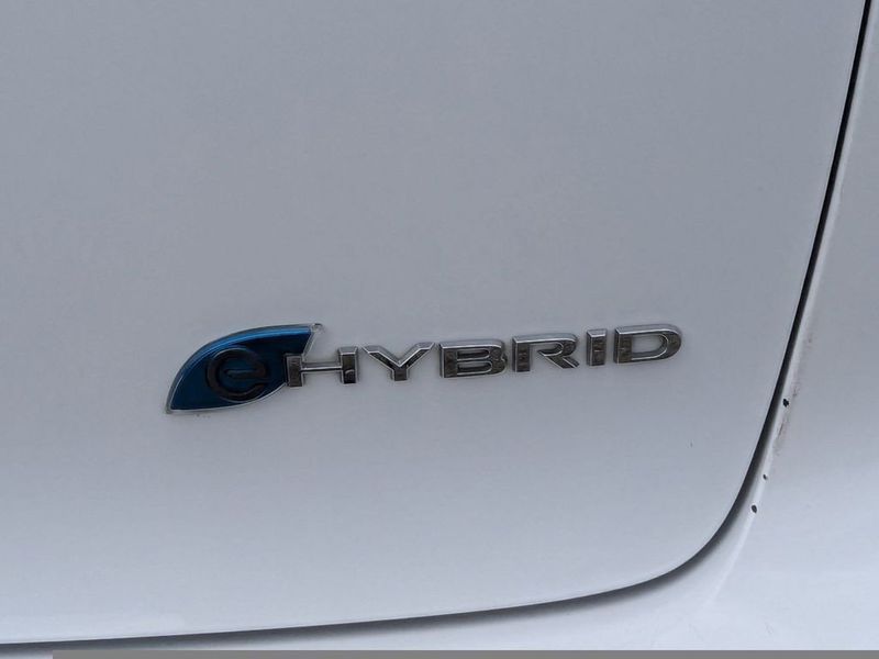 2022 Chrysler Pacifica Hybrid Touring LImage 16