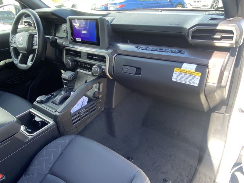 2025 Toyota Tacoma SR5Image 9