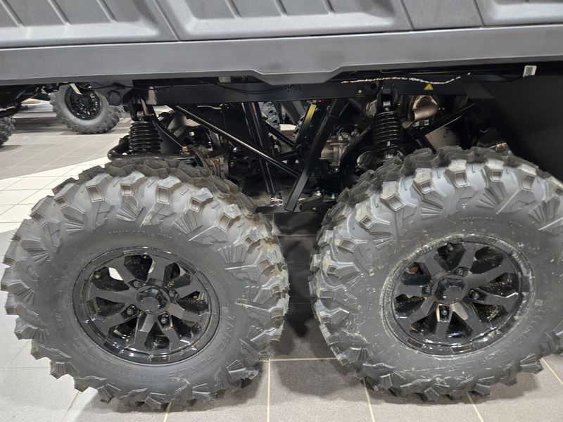 New 2025 Can-Am DEFENDER 6X6 LIMITED CAB HD10 FIERY RED Image 19