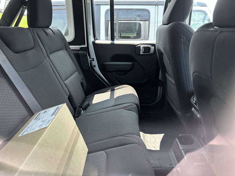 2023 Jeep Wrangler 4-door Rubicon 4x4Image 23