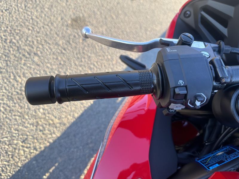 2024 Honda CBR650R ABS Image 11