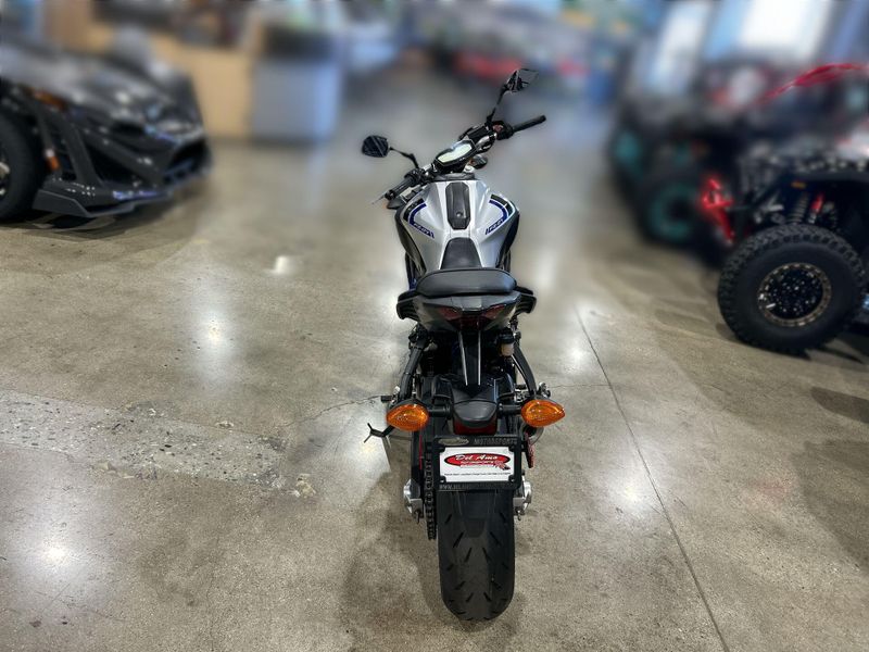 Used 2016 Yamaha FZ-07 Image 12