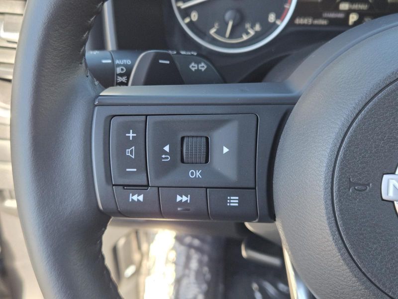 Used 2024 Nissan Rogue FWD SV