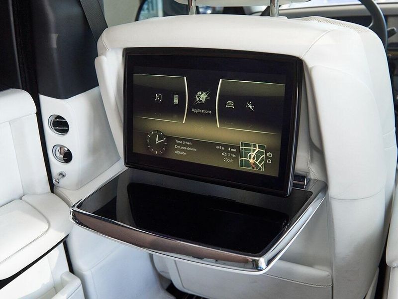 Used 2021 Rolls-Royce Phantom Image 23