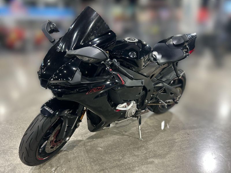 Used 2015 Yamaha YZF-R1 Image 18