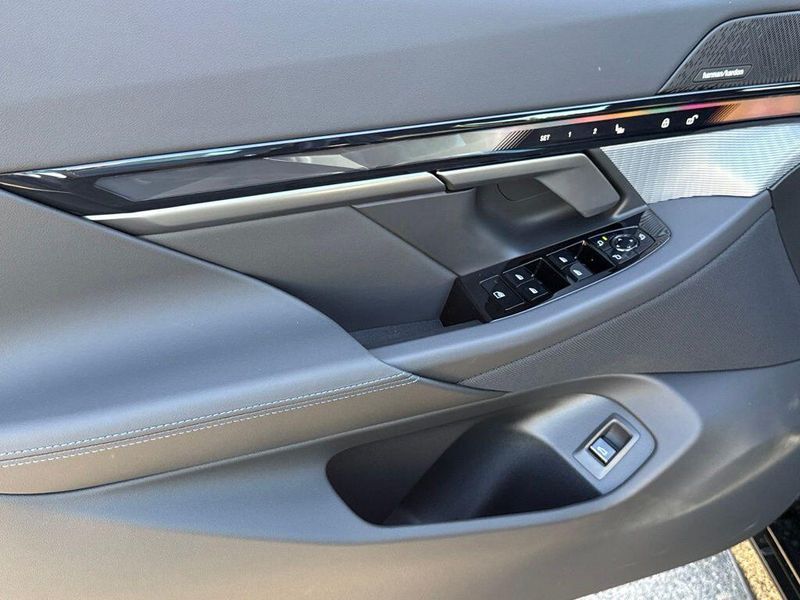 New 2027 BMW 5 Series 530iImage 12