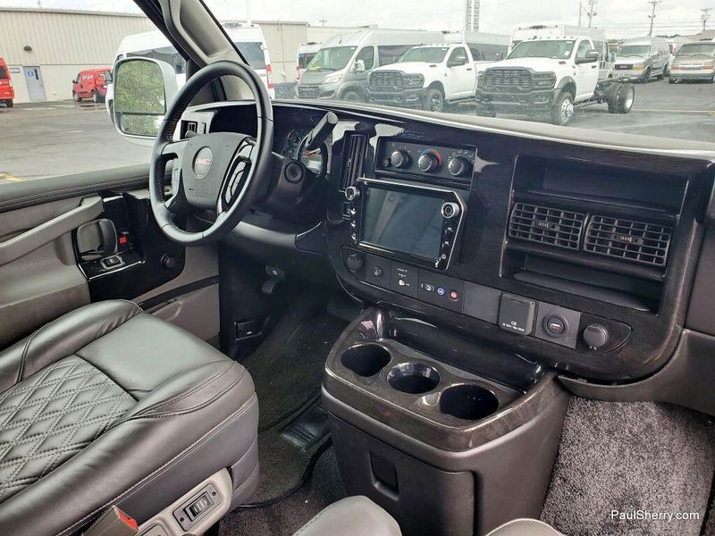 2022 GMC Savana Cargo Image 7