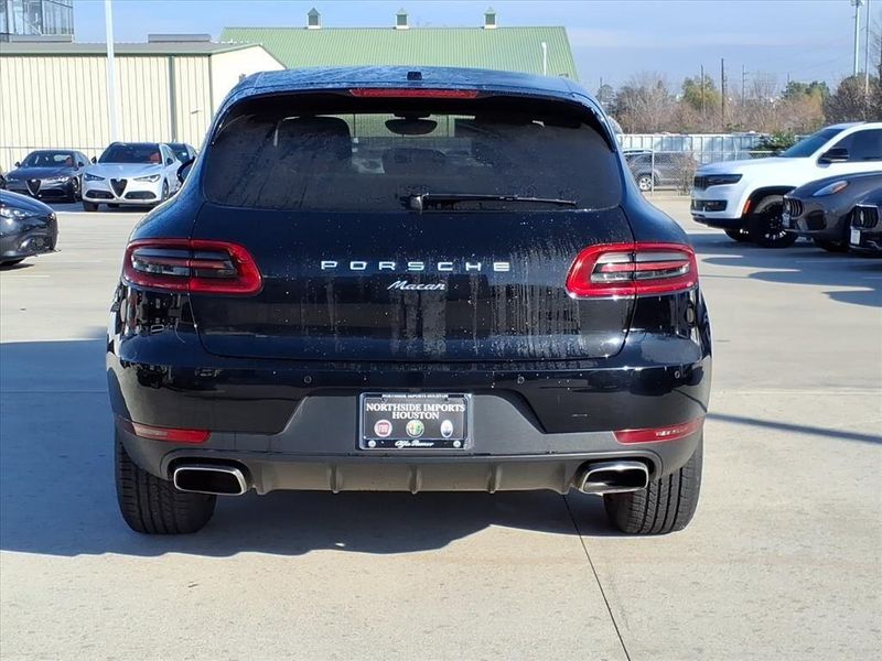 Used 2017 Porsche Macan BaseImage 8