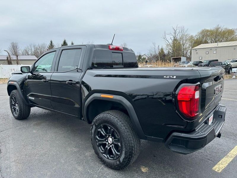 2023 GMC Canyon ElevationImage 17