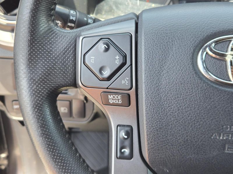 Used 2019 Toyota Tacoma TRD Off Road Double Cab 6' Bed V6 AT (Natl)
