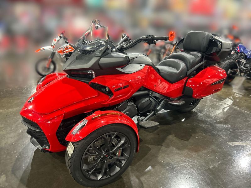 2022 Can-Am H7NA  in a PLASMA RED/ CARBON BLACK exterior color. Del Amo Motorsports delamomotorsports.com 