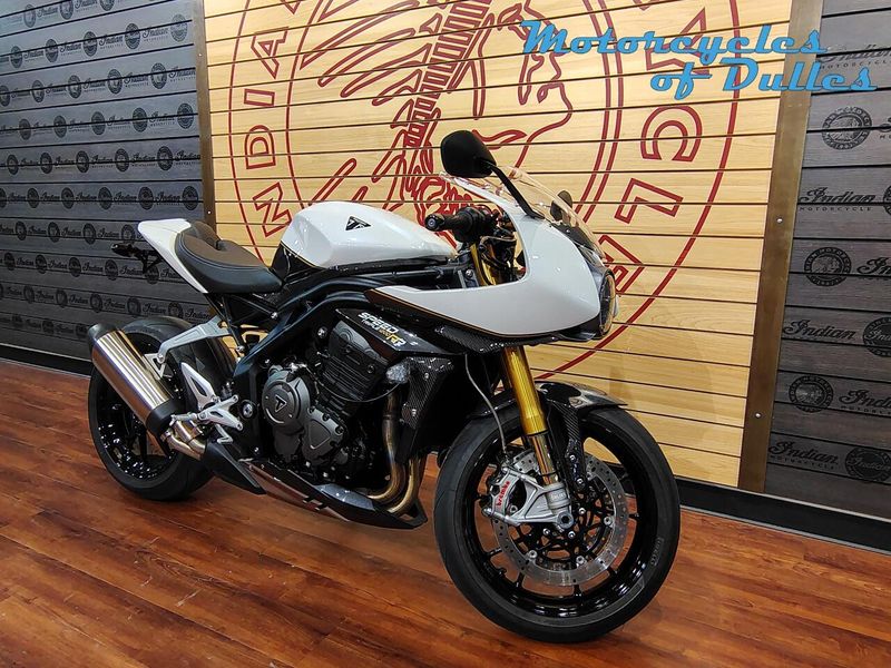 2022 Triumph Speed Triple 1200 RR Image 2