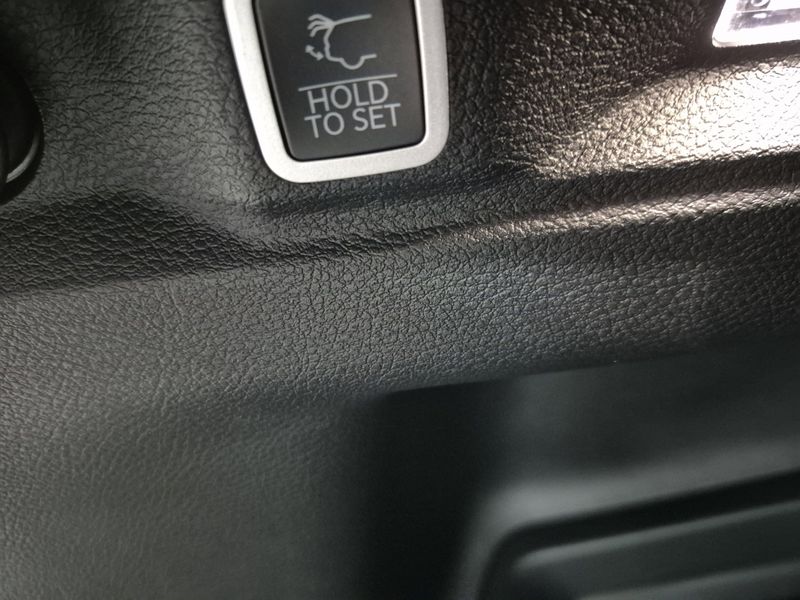 New 2025 Jeep Grand Cherokee L Limited 4x4Image 19